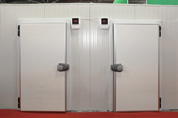 Walk in cold room and freezer installations Dual door commerical walk in cold room and freezer